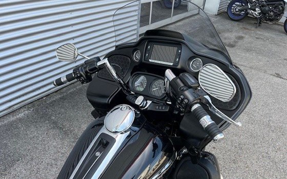 Gebrauchtmotorrad Harley-Davidson Road Glide Ultra - Bild 4 Gebrauchtmotorrad Harley-Davidson Road Glide Ultra - Bild 4