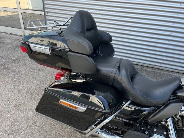 Harley-Davidson Road Glide Ultra (Vivid Black) - Bild 5