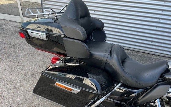 Gebrauchtmotorrad Harley-Davidson Road Glide Ultra - Bild 5 Gebrauchtmotorrad Harley-Davidson Road Glide Ultra - Bild 5