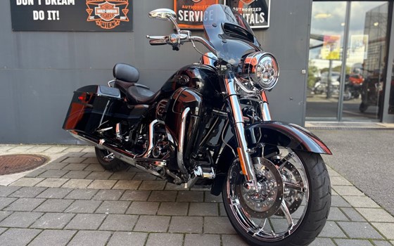 Gebrauchtmotorrad Harley-Davidson CVO Road King FLHRSE - Bild 1 Gebrauchtmotorrad Harley-Davidson CVO Road King FLHRSE - Bild 1