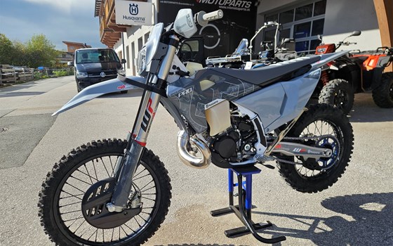 Neufahrzeug Husqvarna TE 300 PRO - Bild 4 Neufahrzeug Husqvarna TE 300 PRO - Bild 4