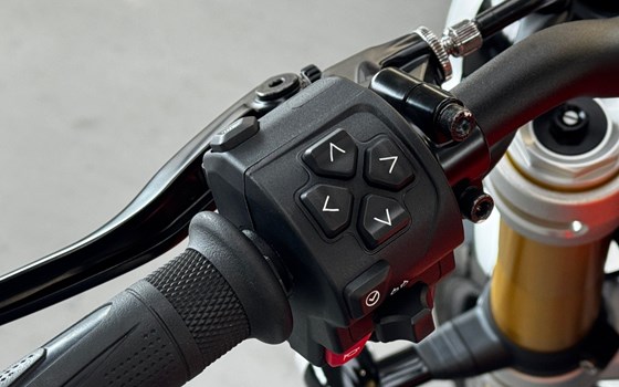 Gebrauchtmotorrad Triumph Speed Twin 1200 RS - Bild 12