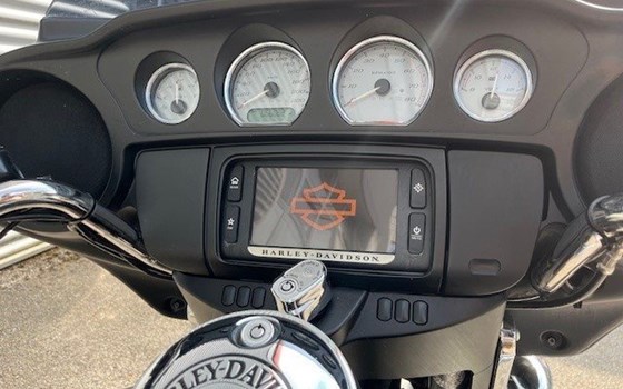 Gebrauchtmotorrad Harley-Davidson Touring Street Glide Special FLHXS - Bild 11 Gebrauchtmotorrad Harley-Davidson Touring Street Glide Special FLHXS - Bild 11