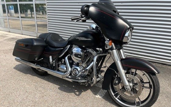 Gebrauchtmotorrad Harley-Davidson Touring Street Glide Special FLHXS - Bild 3 Gebrauchtmotorrad Harley-Davidson Touring Street Glide Special FLHXS - Bild 3