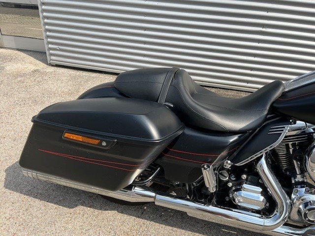 Harley-Davidson Touring Street Glide Special FLHXS (Black Denim & Red Stripes) - Bild 5