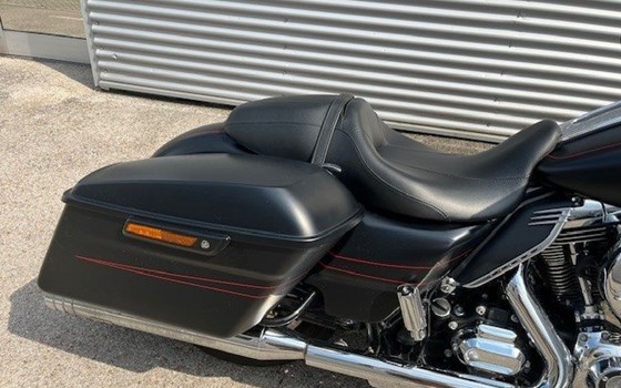 Gebrauchtmotorrad Harley-Davidson Touring Street Glide Special FLHXS - Bild 5 Gebrauchtmotorrad Harley-Davidson Touring Street Glide Special FLHXS - Bild 5