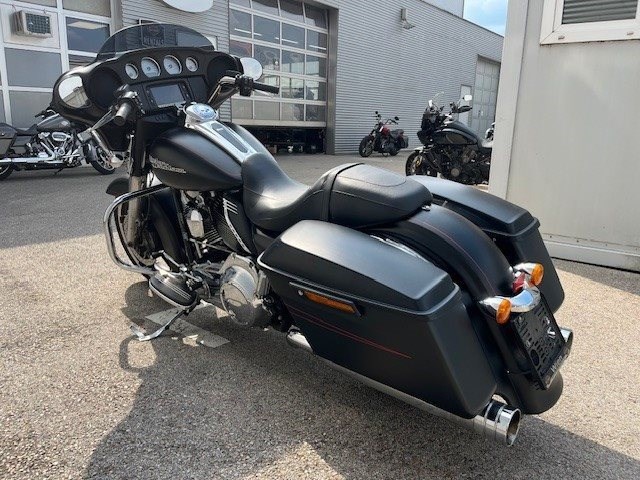 Harley-Davidson Touring Street Glide Special FLHXS (Black Denim & Red Stripes) - Bild 8