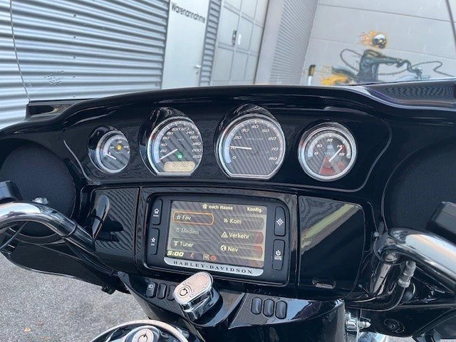 Harley-Davidson Touring Electra Glide Ultra Limited FLHTK (Black Quartz Metallic) - Bild 12