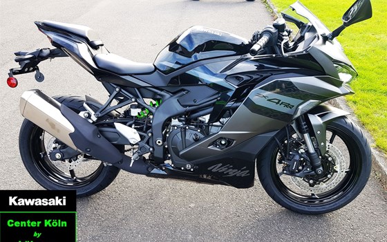 Neufahrzeug Kawasaki Ninja ZX-4RR - Bild 1