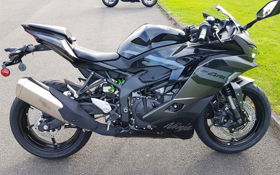 Neufahrzeug Kawasaki Ninja ZX-4RR - Bild 8