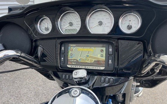 Gebrauchtmotorrad Harley-Davidson Street Glide FLHX - Bild 11 Gebrauchtmotorrad Harley-Davidson Street Glide FLHX - Bild 11