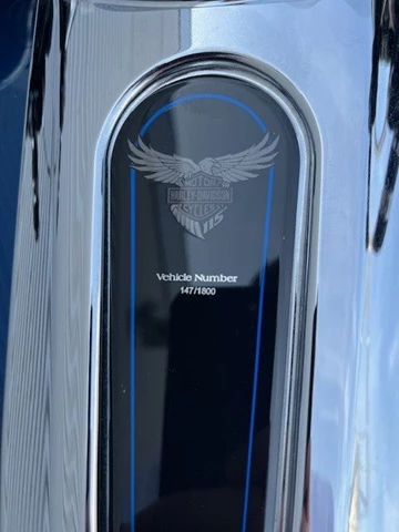 Harley-Davidson Street Glide FLHX (Legend Blue/Vivid Blakc) - Bild 12