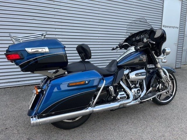 Harley-Davidson Street Glide FLHX (Legend Blue/Vivid Blakc) - Bild 7