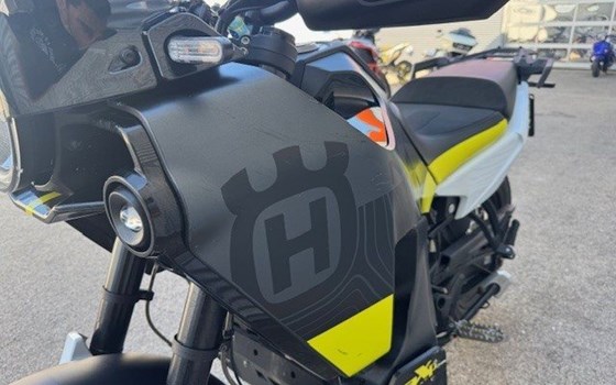 Gebrauchtmotorrad Husqvarna Norden 901 - Bild 6 Gebrauchtmotorrad Husqvarna Norden 901 - Bild 6