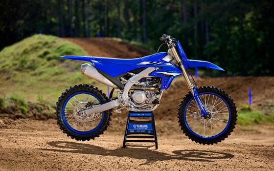 Neufahrzeug Yamaha YZ450F - Bild 7 Neufahrzeug Yamaha YZ450F - Bild 7