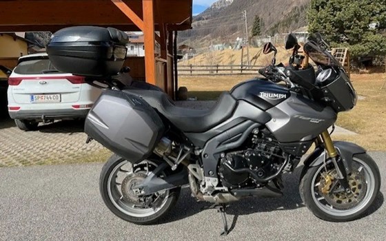 Gebrauchtmotorrad Triumph Tiger 1050 SE - Bild 1 Gebrauchtmotorrad Triumph Tiger 1050 SE - Bild 1