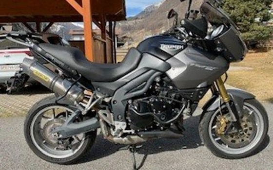 Gebrauchtmotorrad Triumph Tiger 1050 SE - Bild 2 Gebrauchtmotorrad Triumph Tiger 1050 SE - Bild 2