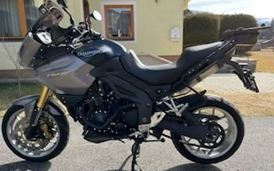 Gebrauchtmotorrad Triumph Tiger 1050 SE - Bild 3 Gebrauchtmotorrad Triumph Tiger 1050 SE - Bild 3