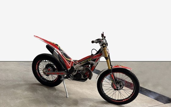 Gebrauchtmotorrad TRS One 125 RR Raga Racing - Bild 3 Gebrauchtmotorrad TRS One 125 RR Raga Racing - Bild 3