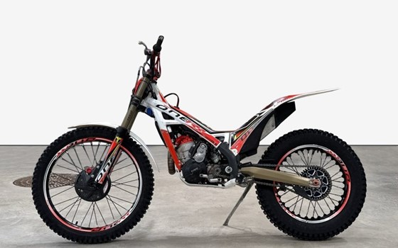 Gebrauchtmotorrad TRS One 250 RR Raga Racing - Bild 2 Gebrauchtmotorrad TRS One 250 RR Raga Racing - Bild 2