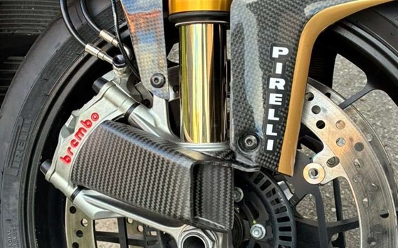 Gebrauchtmotorrad Aprilia RSV 1000 R Factory (RSV Mille R Factory) - Bild 2