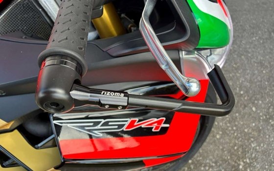 Gebrauchtmotorrad Aprilia RSV 1000 R Factory (RSV Mille R Factory) - Bild 4