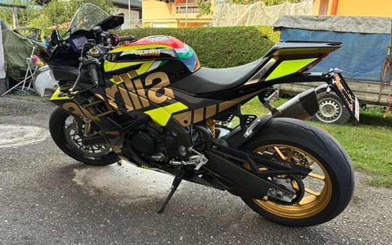 Gebrauchtmotorrad Aprilia RSV 1000 R Factory (RSV Mille R Factory) - Bild 8