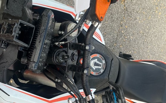 Gebrauchtmotorrad KTM 890 Adventure R - Bild 4 Gebrauchtmotorrad KTM 890 Adventure R - Bild 4