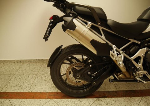 zum Vergrössern bitte anklicken!