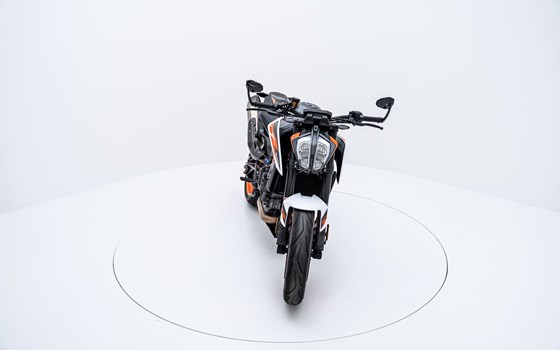 Motorrad Occasion KTM 890 Duke R - Bild 7