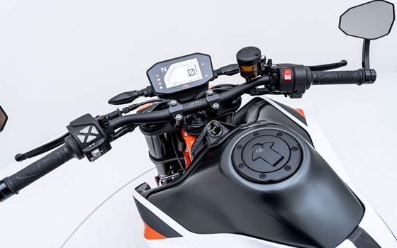 Motorrad Occasion KTM 890 Duke R - Bild 8