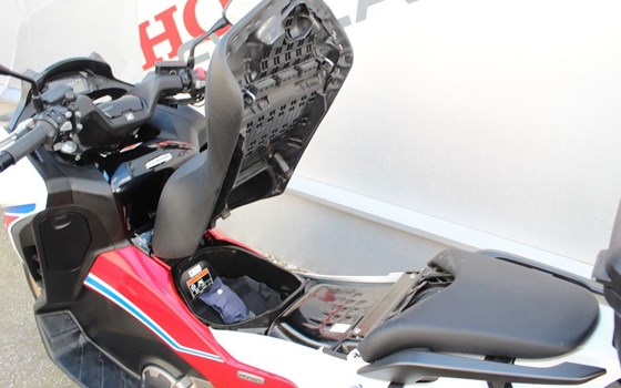 Gebrauchtmotorrad Honda Integra - Bild 17