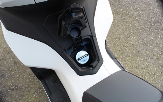 Gebrauchtmotorrad Honda PCX125 - Bild 9