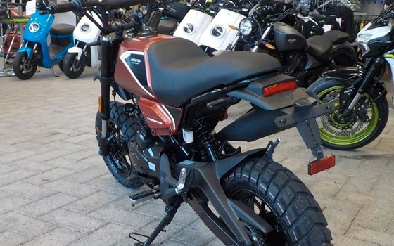 Gebrauchtmotorrad Brixton Crossfire 125 XS - Bild 7