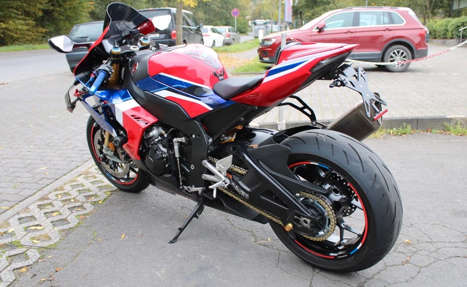 Angebot Honda CBR1000RR-R Fireblade SP Bild 3: Angebot Honda CBR1000RR-R Fireblade SP