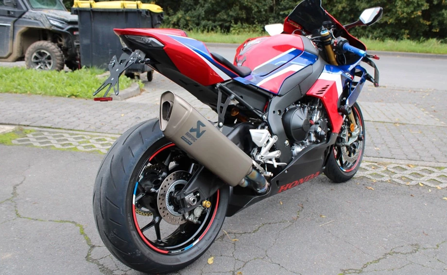 Angebot Honda CBR1000RR-R Fireblade SP Bild 4: Angebot Honda CBR1000RR-R Fireblade SP