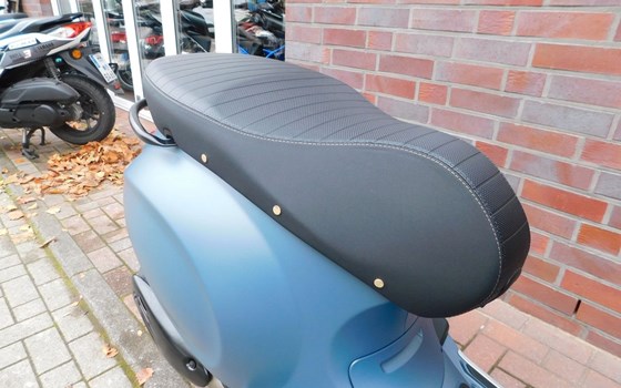 Neufahrzeug Vespa Primavera 125 Officina 8 - Bild 11