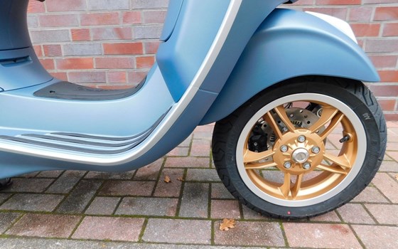 Neufahrzeug Vespa Primavera 125 Officina 8 - Bild 9