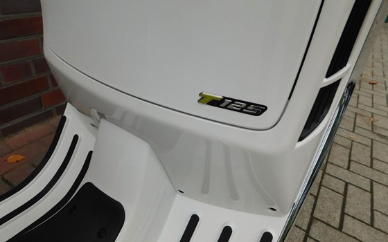 Neufahrzeug Vespa GTS 125ie Super Tech - Bild 17