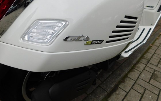 Neufahrzeug Vespa GTS 125ie Super Tech - Bild 18