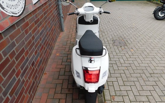 Neufahrzeug Vespa GTS 125ie Super Tech - Bild 5