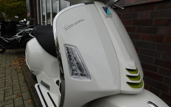 Neufahrzeug Vespa GTS 125ie Super Tech - Bild 8