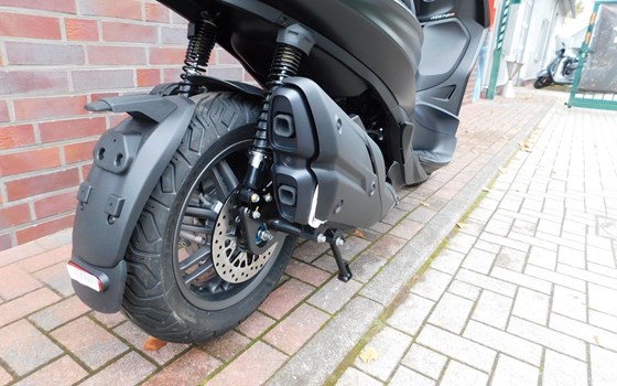 Neufahrzeug Piaggio Beverly 400 - Bild 12
