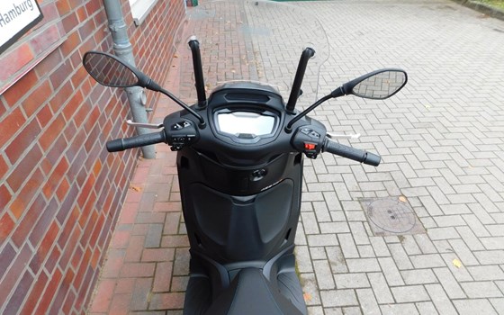 Neufahrzeug Piaggio Beverly 400 - Bild 15