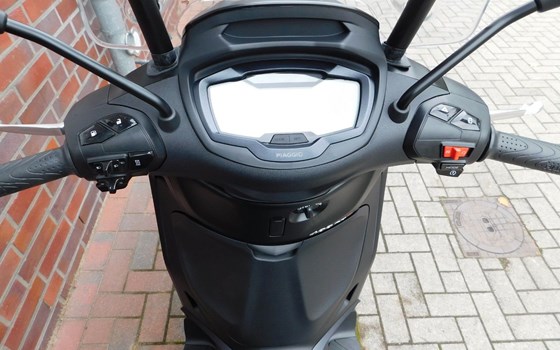 Neufahrzeug Piaggio Beverly 400 - Bild 16