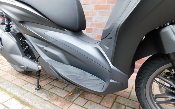 Neufahrzeug Piaggio Beverly 400 - Bild 9