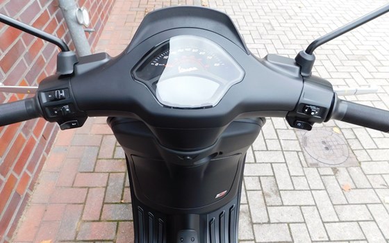 Neufahrzeug Vespa Sprint - Bild 16