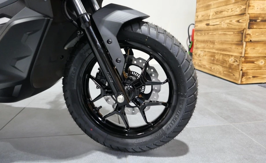 Angebot Aprilia SR GT 125 Bild 6: Angebot Aprilia SR GT 125