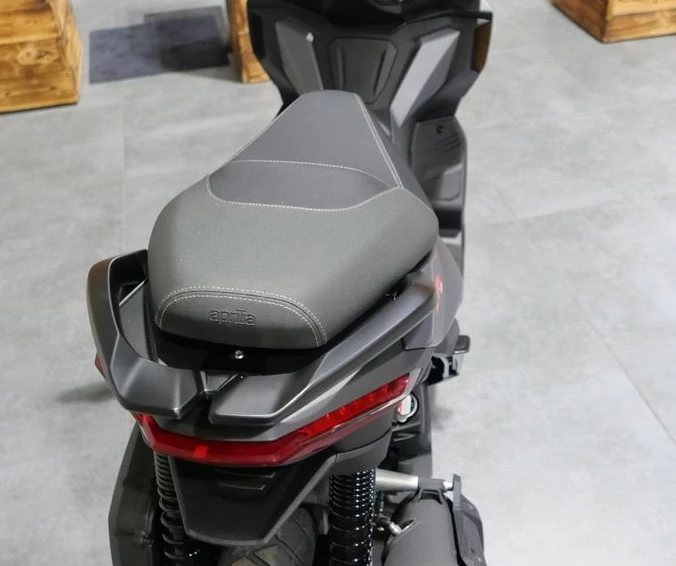 Angebot Aprilia SR GT 125 Bild 8: Angebot Aprilia SR GT 125