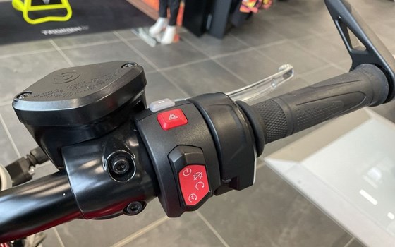 Gebrauchtmotorrad Triumph Rocket 3 R - Bild 12